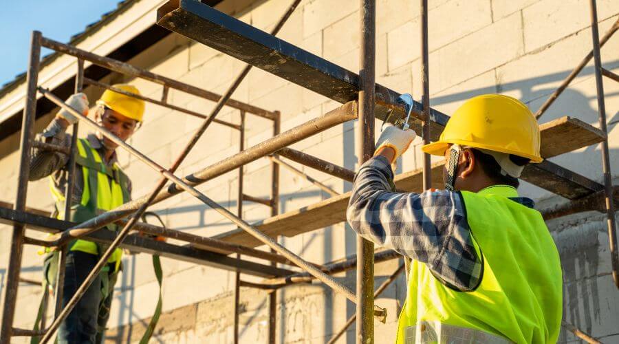 Professional fairlawn roofing services in Fellows, CA